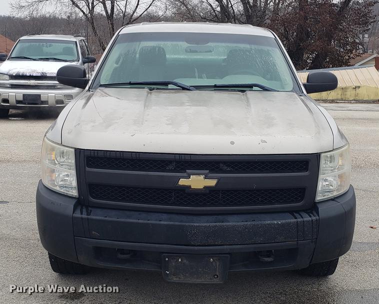 image for item EN9791 2008 Chevrolet Silverado 1500 Crew Cab pickup truck