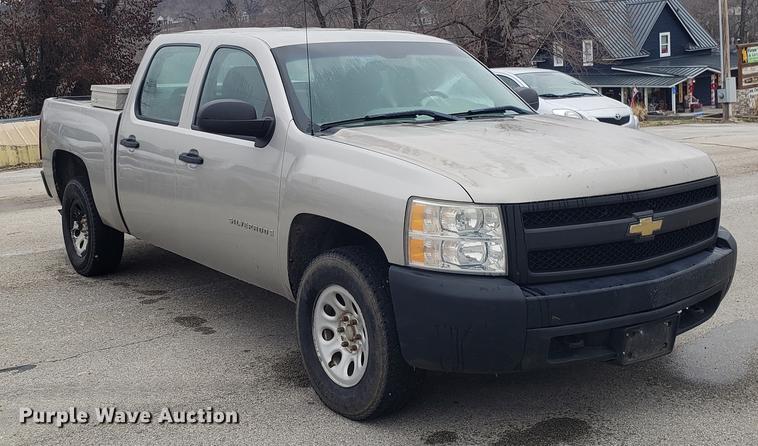 image for item EN9791 2008 Chevrolet Silverado 1500 Crew Cab pickup truck