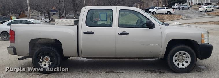 image for item EN9791 2008 Chevrolet Silverado 1500 Crew Cab pickup truck