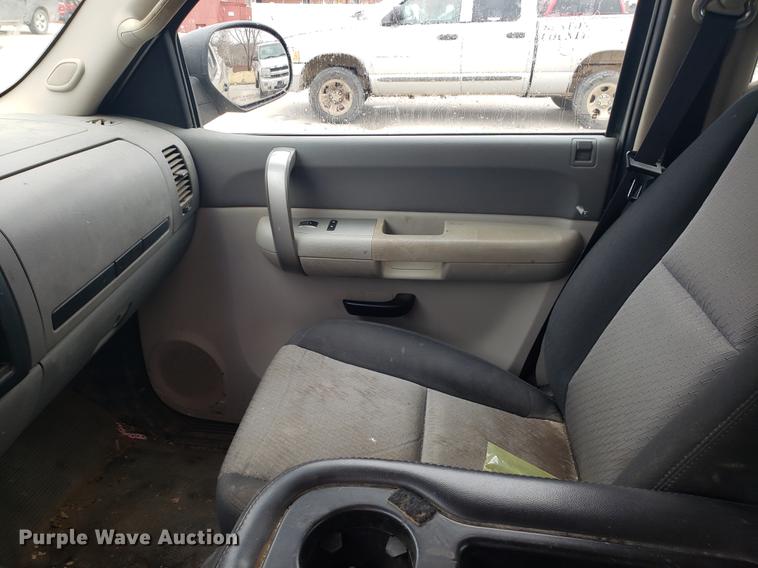 image for item EN9791 2008 Chevrolet Silverado 1500 Crew Cab pickup truck