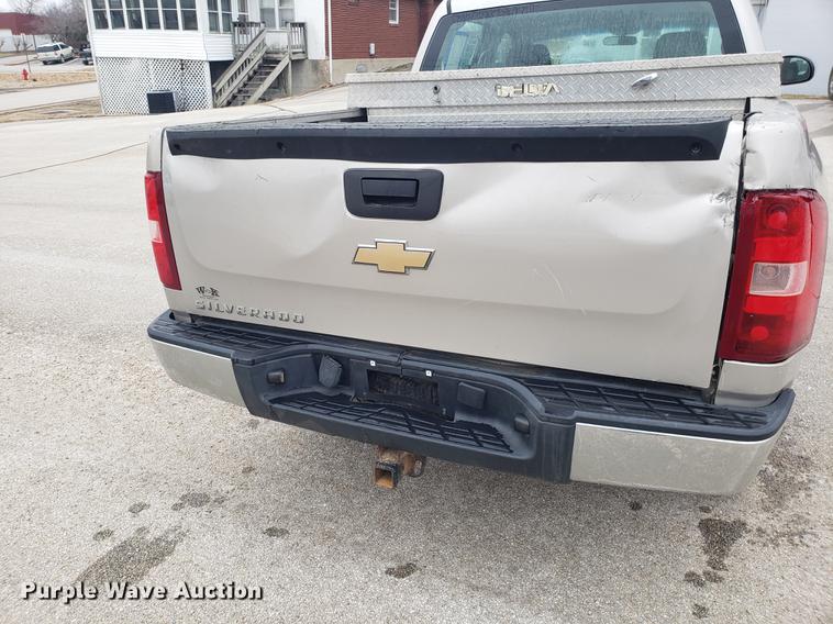 image for item EN9791 2008 Chevrolet Silverado 1500 Crew Cab pickup truck