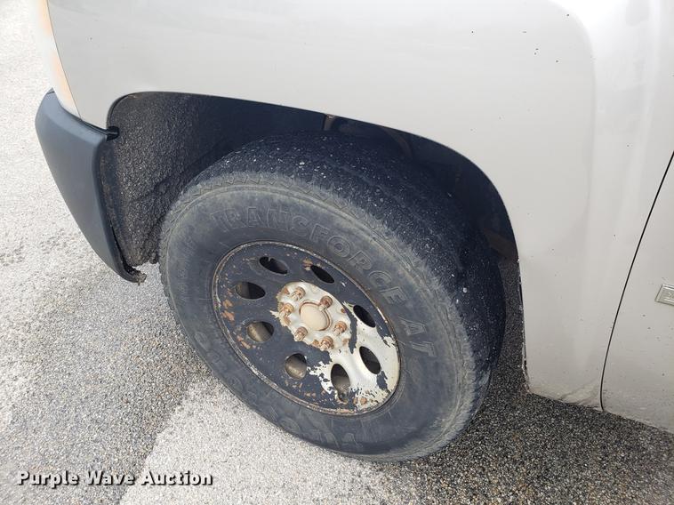 image for item EN9791 2008 Chevrolet Silverado 1500 Crew Cab pickup truck