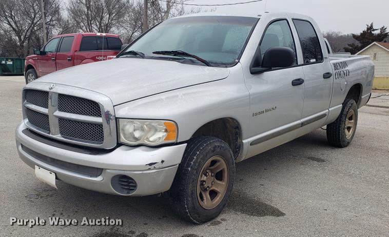 image for item EN9793 2002 Dodge Ram 1500 Quad Cab pickup truck