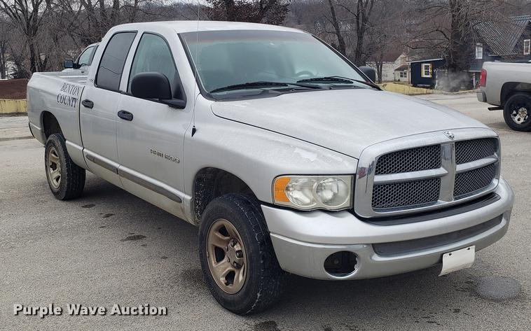 image for item EN9793 2002 Dodge Ram 1500 Quad Cab pickup truck