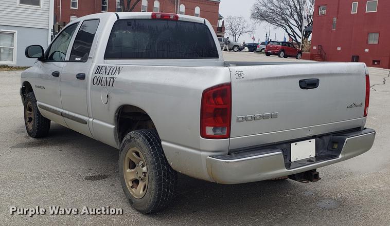 image for item EN9793 2002 Dodge Ram 1500 Quad Cab pickup truck