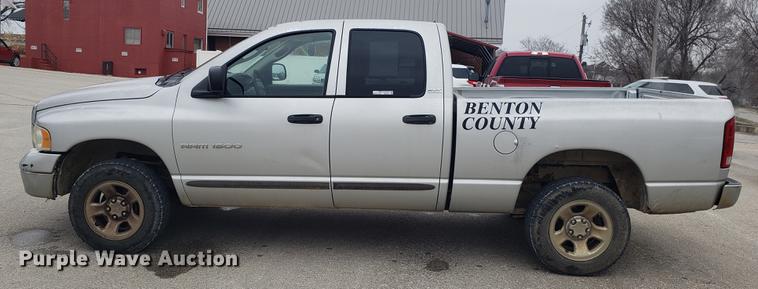 image for item EN9793 2002 Dodge Ram 1500 Quad Cab pickup truck
