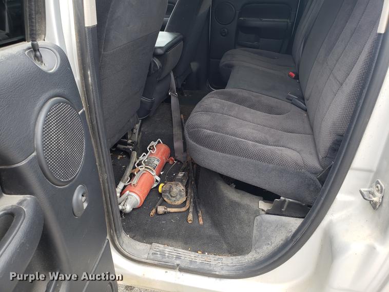 image for item EN9793 2002 Dodge Ram 1500 Quad Cab pickup truck