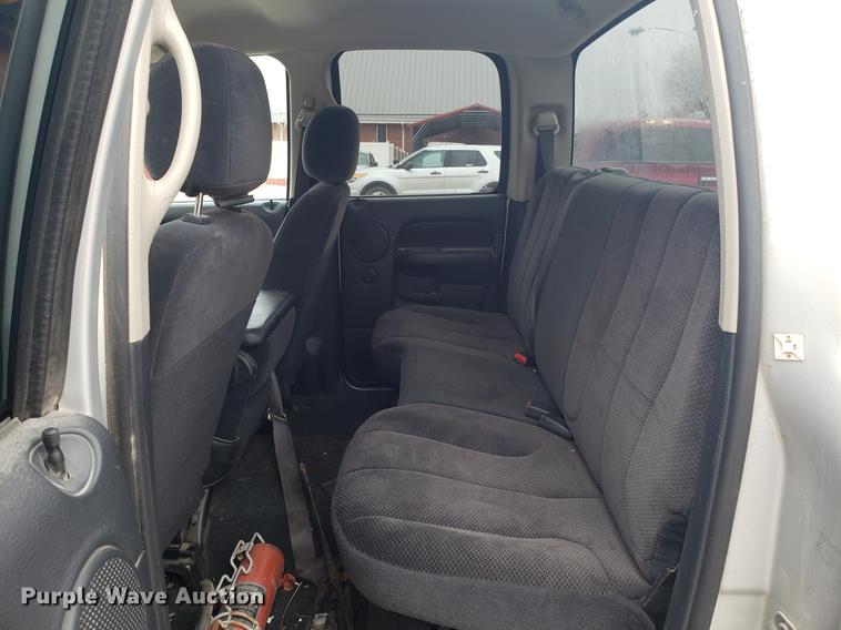 image for item EN9793 2002 Dodge Ram 1500 Quad Cab pickup truck