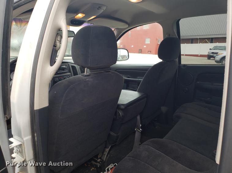 image for item EN9793 2002 Dodge Ram 1500 Quad Cab pickup truck