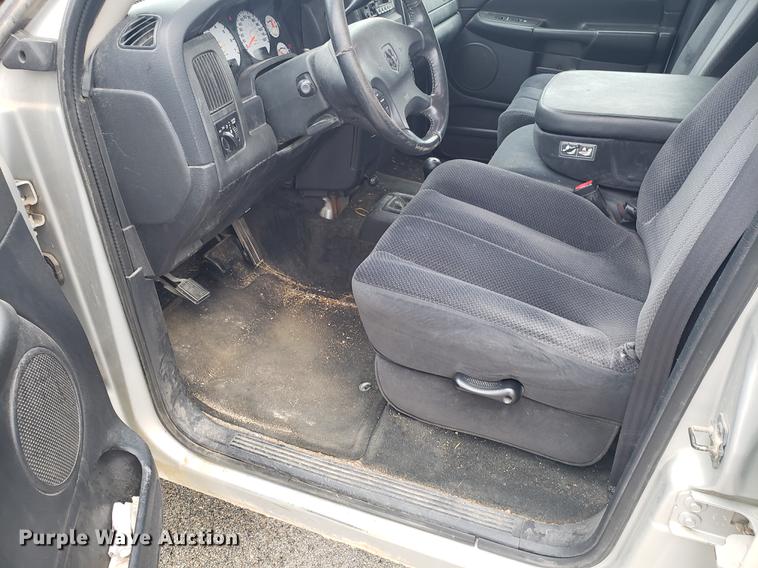 image for item EN9793 2002 Dodge Ram 1500 Quad Cab pickup truck