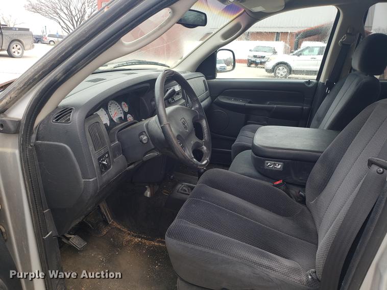 image for item EN9793 2002 Dodge Ram 1500 Quad Cab pickup truck