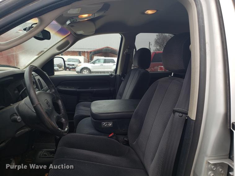 image for item EN9793 2002 Dodge Ram 1500 Quad Cab pickup truck