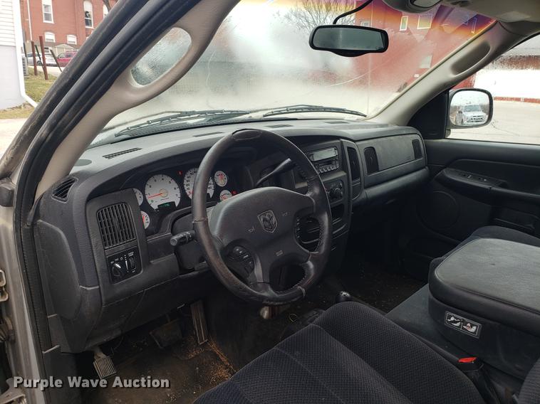 image for item EN9793 2002 Dodge Ram 1500 Quad Cab pickup truck