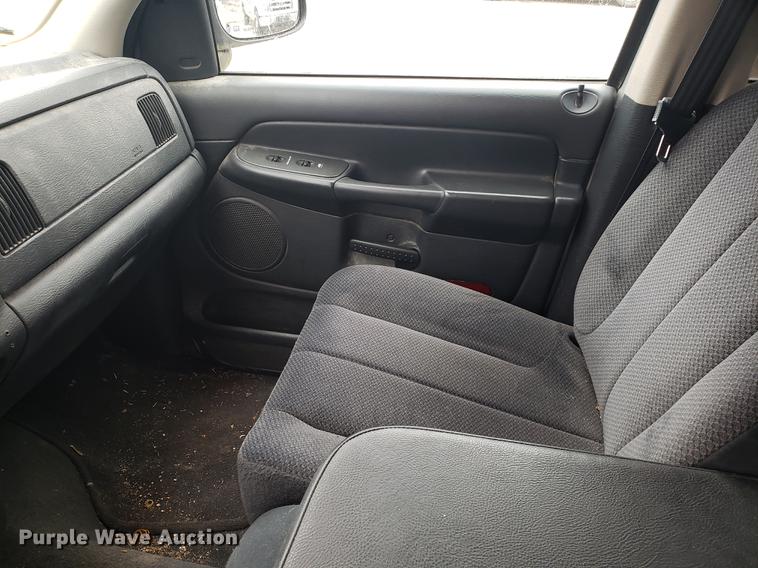 image for item EN9793 2002 Dodge Ram 1500 Quad Cab pickup truck