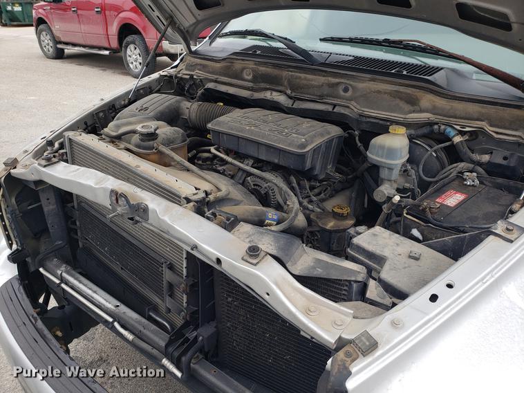 image for item EN9793 2002 Dodge Ram 1500 Quad Cab pickup truck