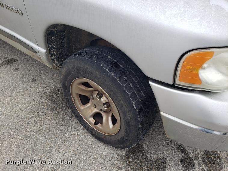 image for item EN9793 2002 Dodge Ram 1500 Quad Cab pickup truck