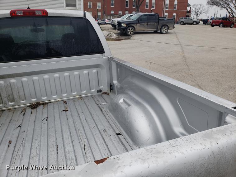 image for item EN9793 2002 Dodge Ram 1500 Quad Cab pickup truck