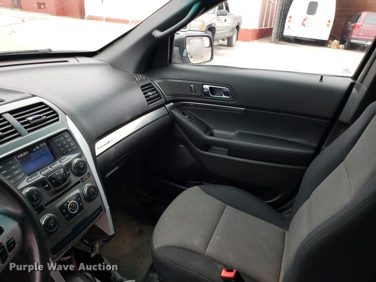 image for item EN9794 2013 Ford Explorer Police Interceptor SUV