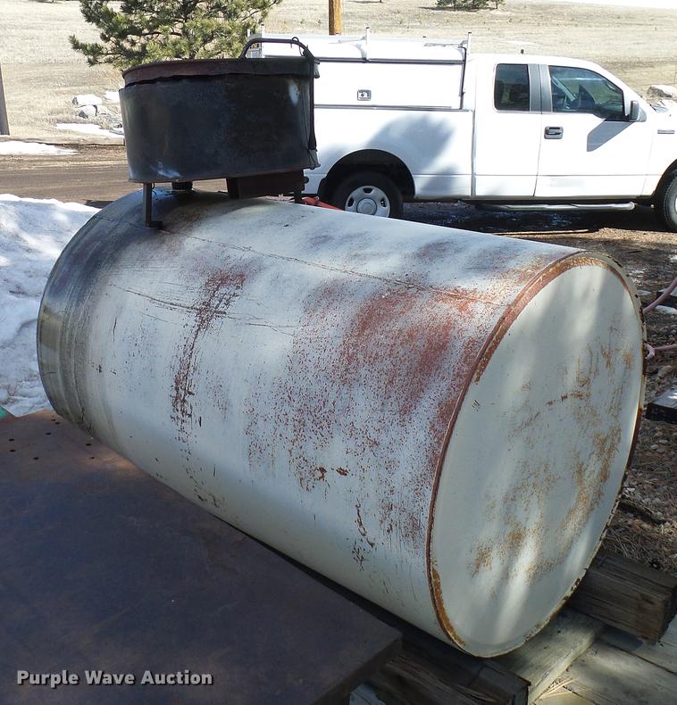 Used oil collection tank in Larkspur, CO Item EP9586 sold Purple Wave
