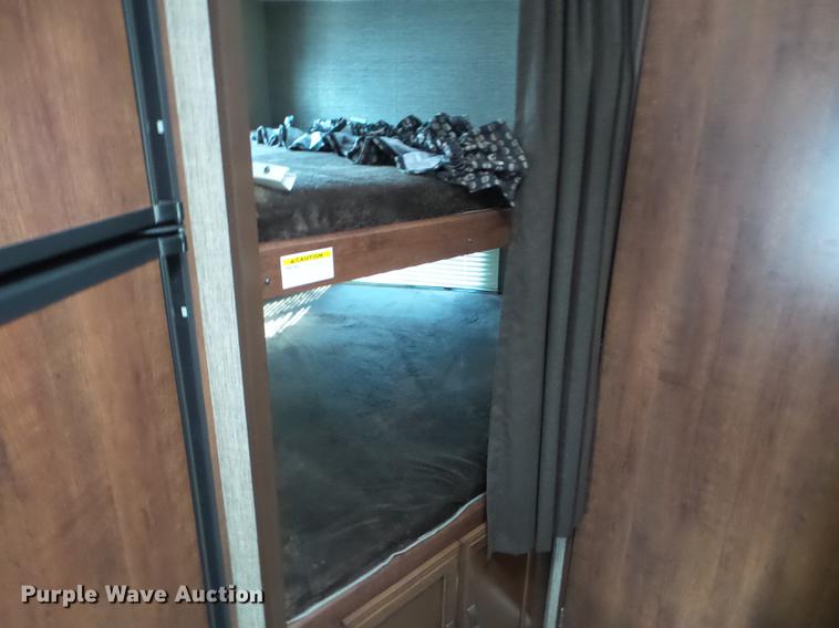 image for item EW9929 2017 Keystone Passport camper