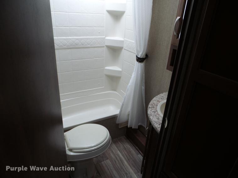 image for item EW9929 2017 Keystone Passport camper