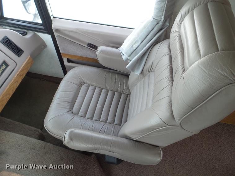 image for item EW9930 1992 Ford F530 Holiday Rambler Imperial RV