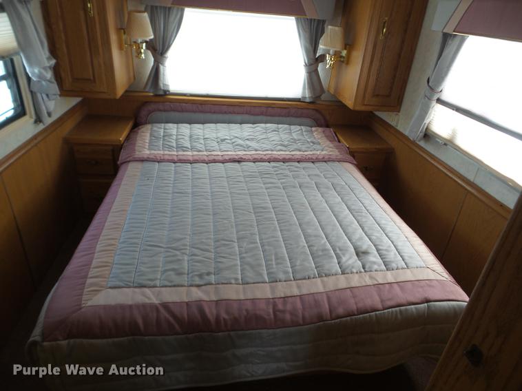 image for item EW9930 1992 Ford F530 Holiday Rambler Imperial RV