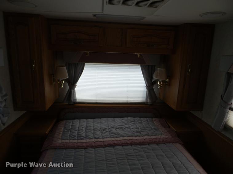 image for item EW9930 1992 Ford F530 Holiday Rambler Imperial RV