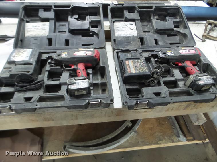 image for item EW9950 (2) Max RB398 cordless rebar tiers