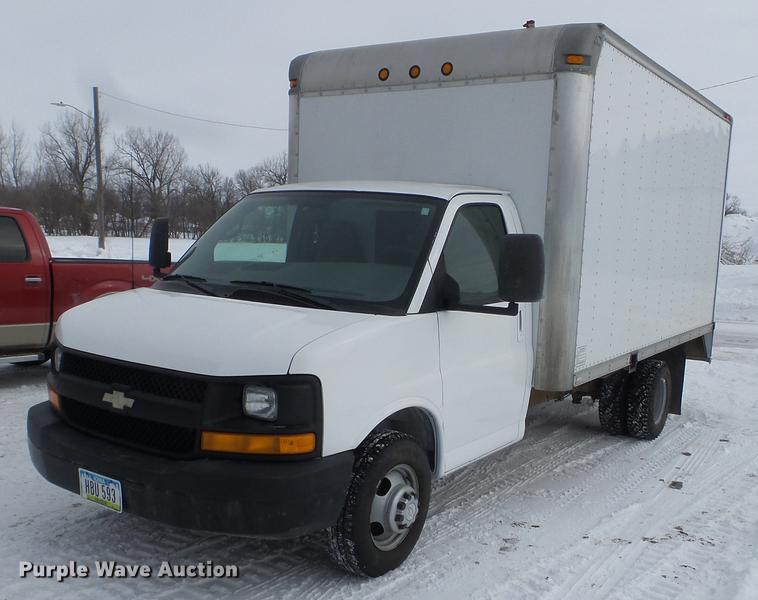 image for item EW9951 2006 Chevrolet Express G3500 box truck