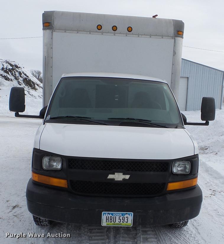 image for item EW9951 2006 Chevrolet Express G3500 box truck