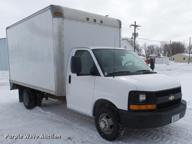 image for item EW9951 2006 Chevrolet Express G3500 box truck