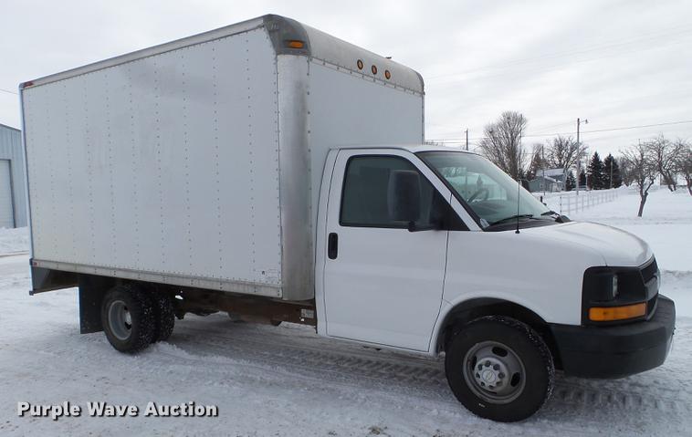 image for item EW9951 2006 Chevrolet Express G3500 box truck