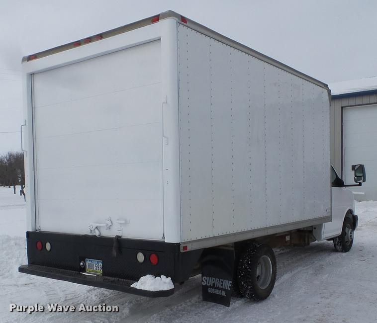 image for item EW9951 2006 Chevrolet Express G3500 box truck