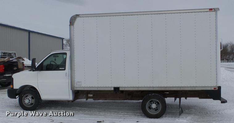 image for item EW9951 2006 Chevrolet Express G3500 box truck