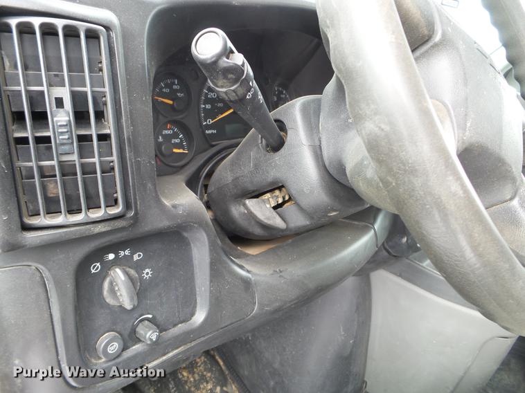 image for item EW9951 2006 Chevrolet Express G3500 box truck