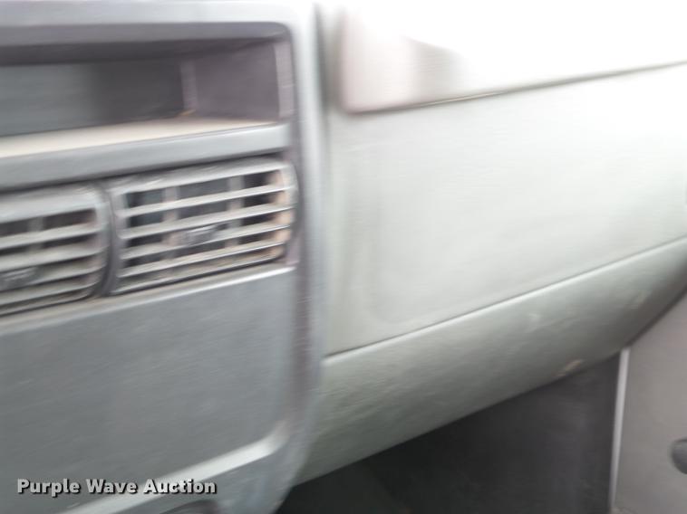 image for item EW9951 2006 Chevrolet Express G3500 box truck