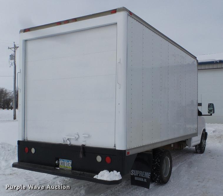 image for item EW9951 2006 Chevrolet Express G3500 box truck