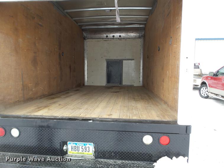 image for item EW9951 2006 Chevrolet Express G3500 box truck