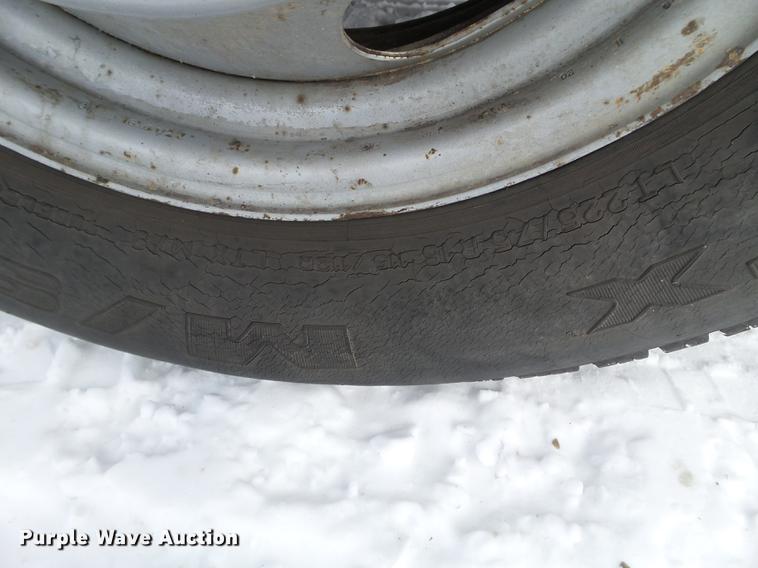 image for item EW9951 2006 Chevrolet Express G3500 box truck