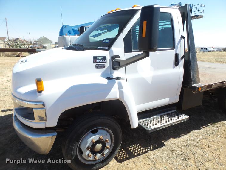 image for item FF9757 2006 Chevrolet C4500 flatbed truck