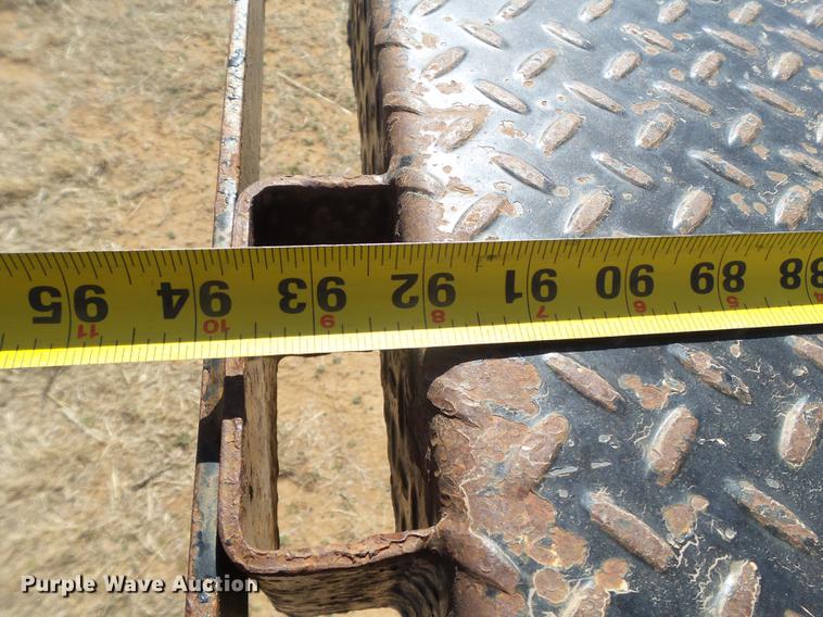 image for item FF9757 2006 Chevrolet C4500 flatbed truck