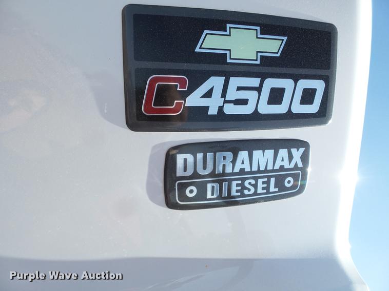 image for item FF9757 2006 Chevrolet C4500 flatbed truck