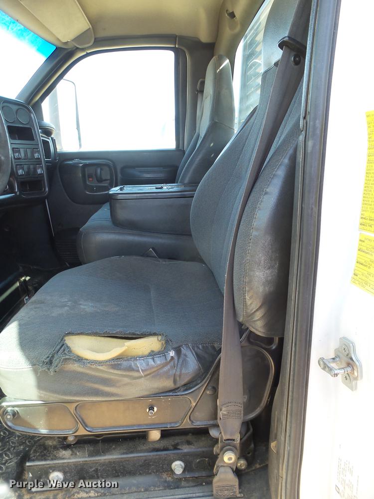 image for item FF9757 2006 Chevrolet C4500 flatbed truck