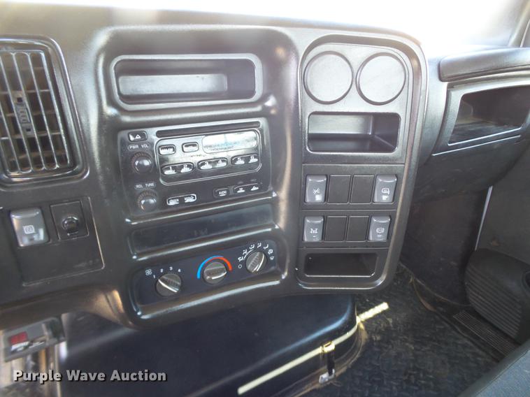 image for item FF9757 2006 Chevrolet C4500 flatbed truck