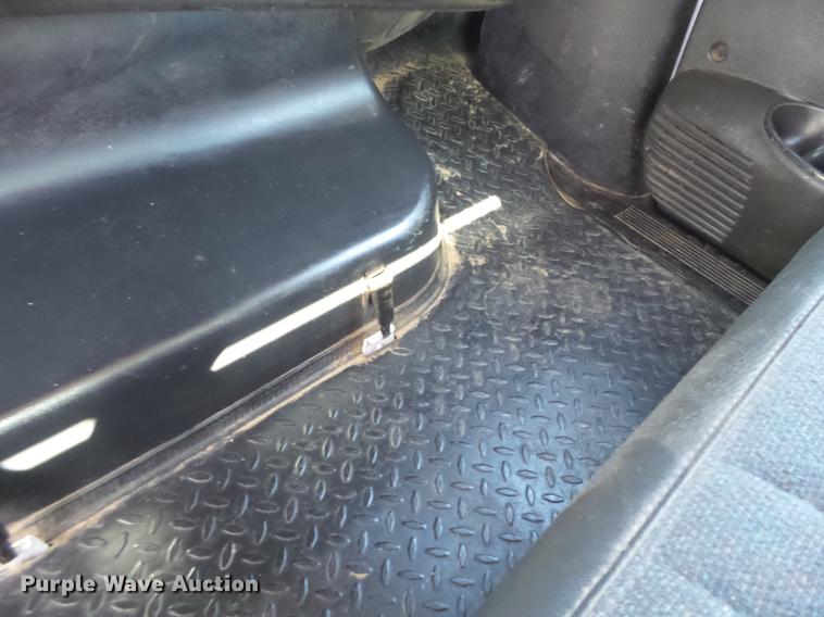 image for item FF9757 2006 Chevrolet C4500 flatbed truck