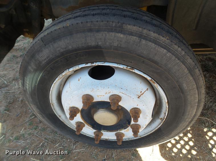 image for item FF9757 2006 Chevrolet C4500 flatbed truck