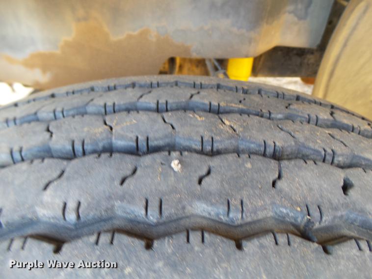 image for item FF9757 2006 Chevrolet C4500 flatbed truck