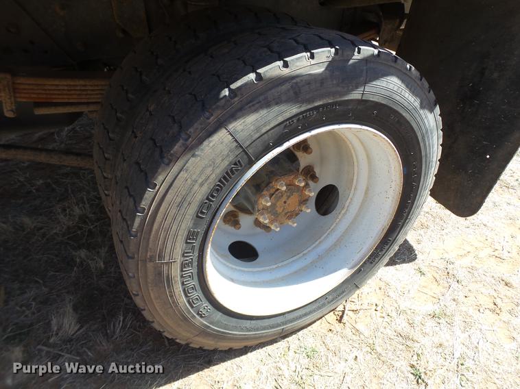 image for item FF9757 2006 Chevrolet C4500 flatbed truck