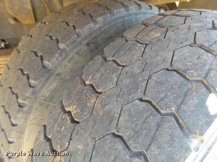 image for item FF9757 2006 Chevrolet C4500 flatbed truck